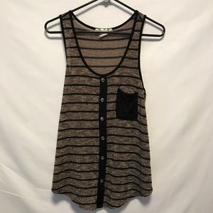brown & black tank top | green apple